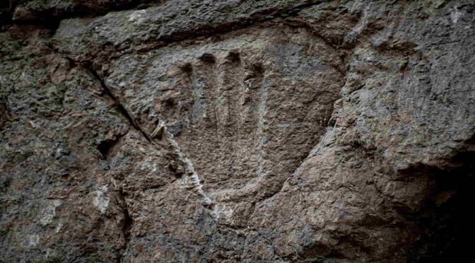 Mysterious Hand Imprint Discovered In 1,000-Year-Old Moat Wall In Jerusalem