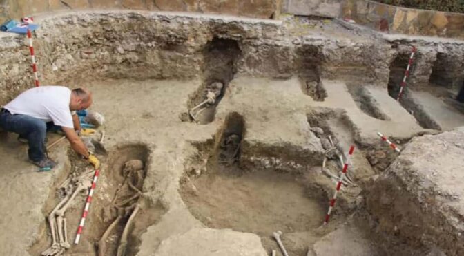 More than 4,500 Skeletons Discovered in Islamic Necropolis in Spain