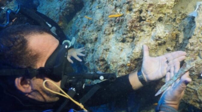 3,600-Year-Old Bronze Dagger Recovered from World’s Oldest Shipwreck
